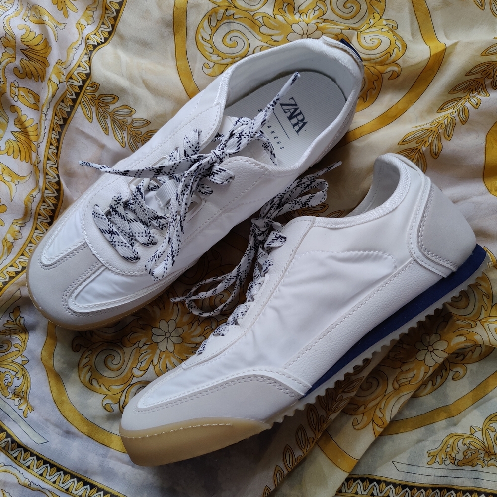Zara Sneakers in White & Grey, Size 37